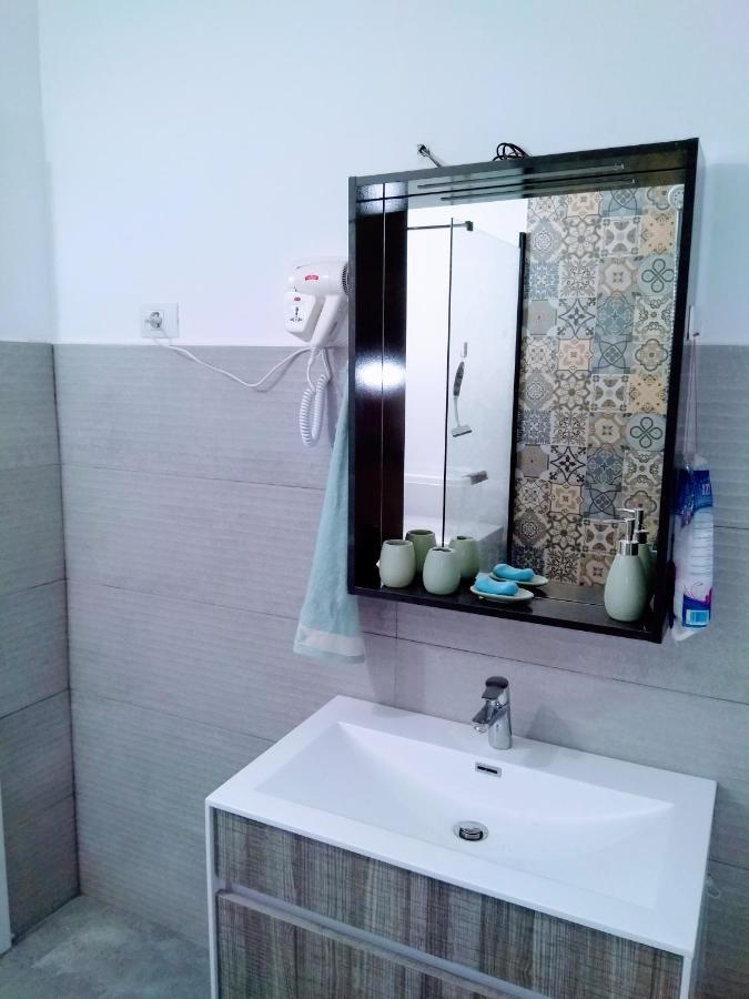 Studio Oxford-Campus Sat Vacanta Constanta Ngoại thất bức ảnh