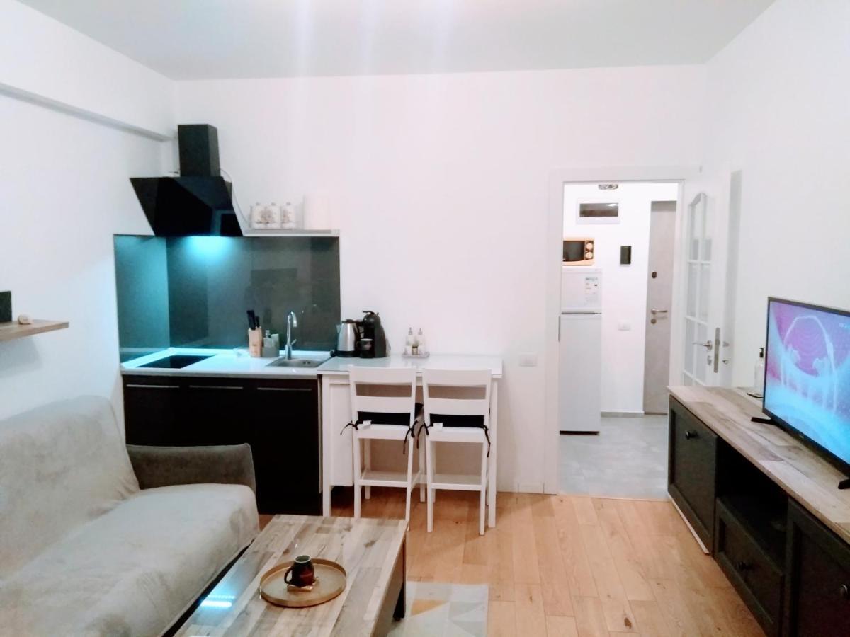 Studio Oxford-Campus Sat Vacanta Constanta Ngoại thất bức ảnh